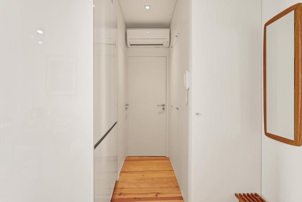 Host Wise - Lovely Shinny Flats With Balcony - Clerigos Porto Quarto foto